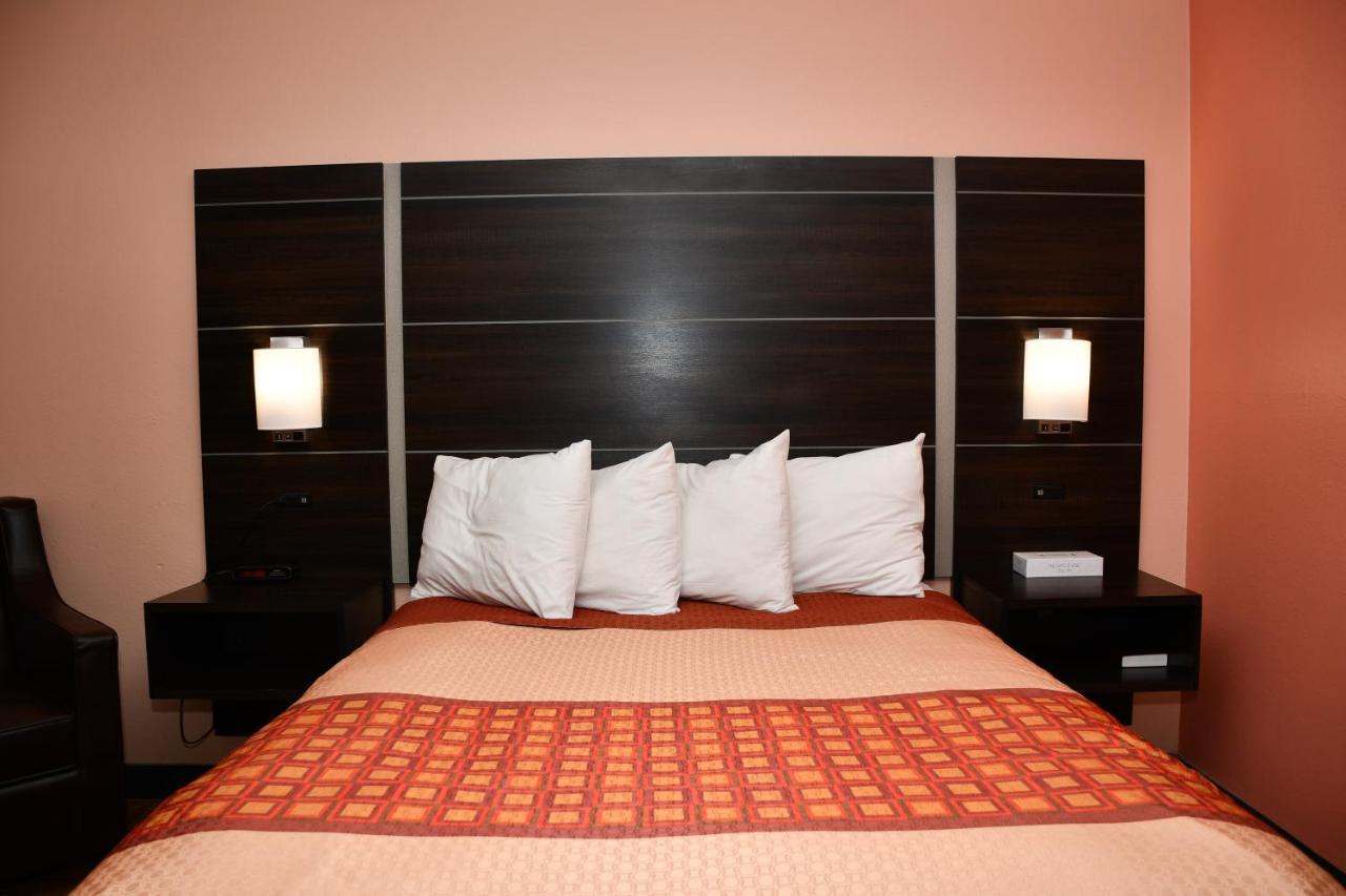 Regency Inn & Suites Faribault Buitenkant foto