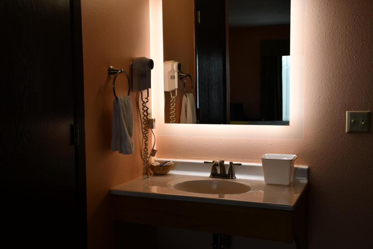 Regency Inn & Suites Faribault Buitenkant foto