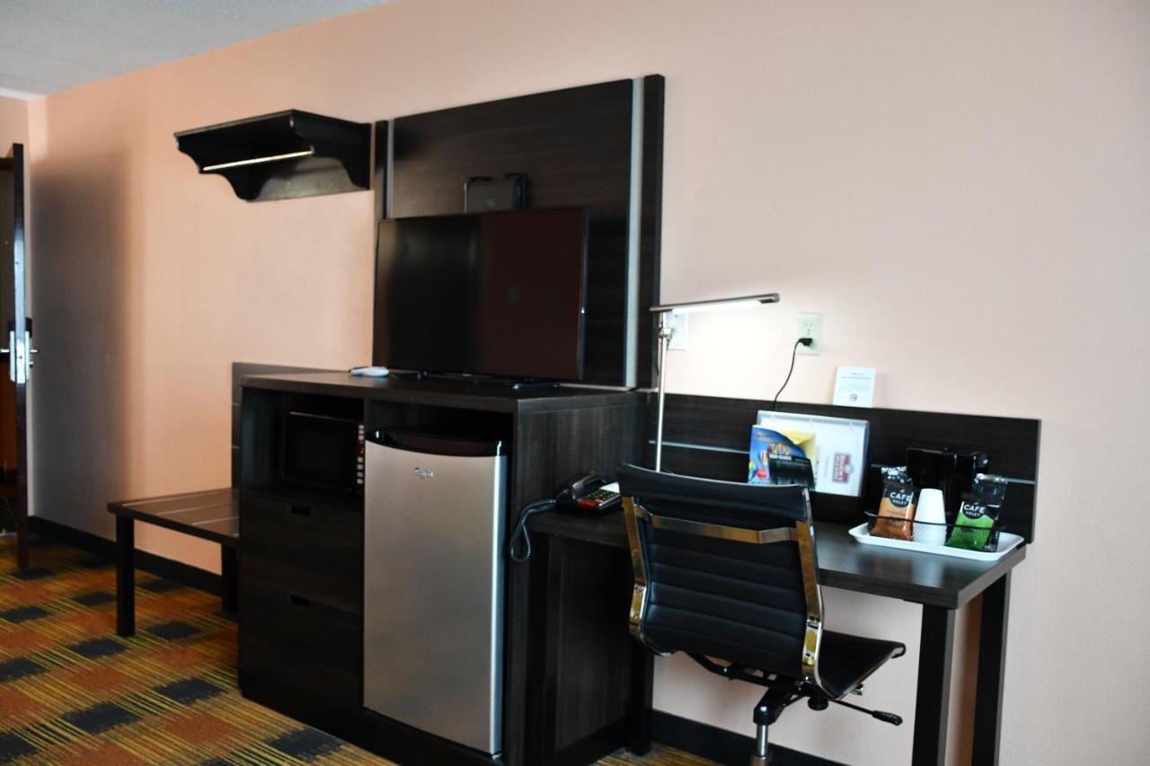 Regency Inn & Suites Faribault Buitenkant foto